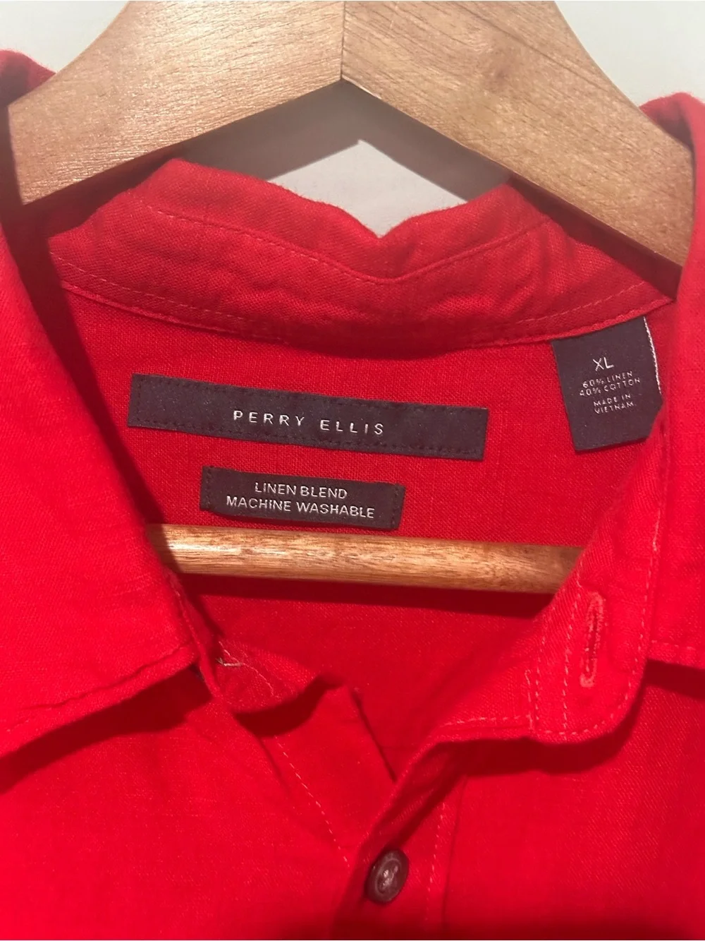 Perry Ellis Men's Short-Sleeve Button-Down Shirt in Red - Picture 3 of 7